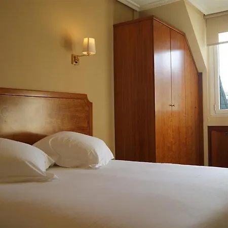 卡德亚雷蒂罗酒店 奥维耶多