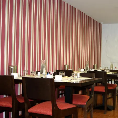 酒店 卡德亚雷蒂罗酒店 3*