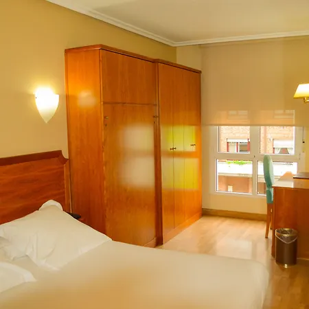 卡德亚雷蒂罗酒店 奥维耶多