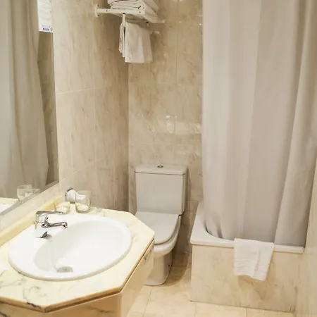 酒店 卡德亚雷蒂罗酒店 3*