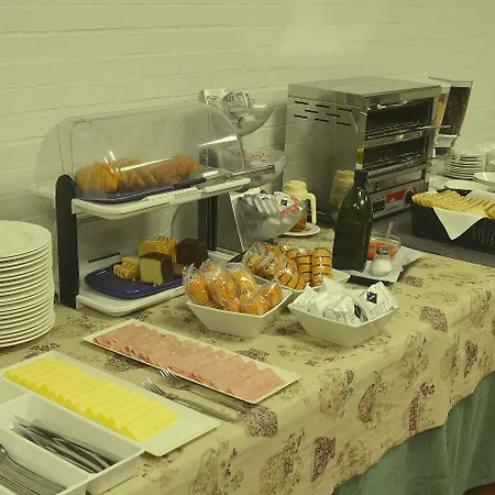 卡德亚雷蒂罗酒店 酒店 3*