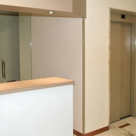 酒店 卡德亚雷蒂罗酒店 3*