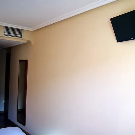 酒店 卡德亚雷蒂罗酒店 3*