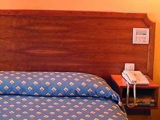 卡德亚雷蒂罗酒店 3* 奥维耶多